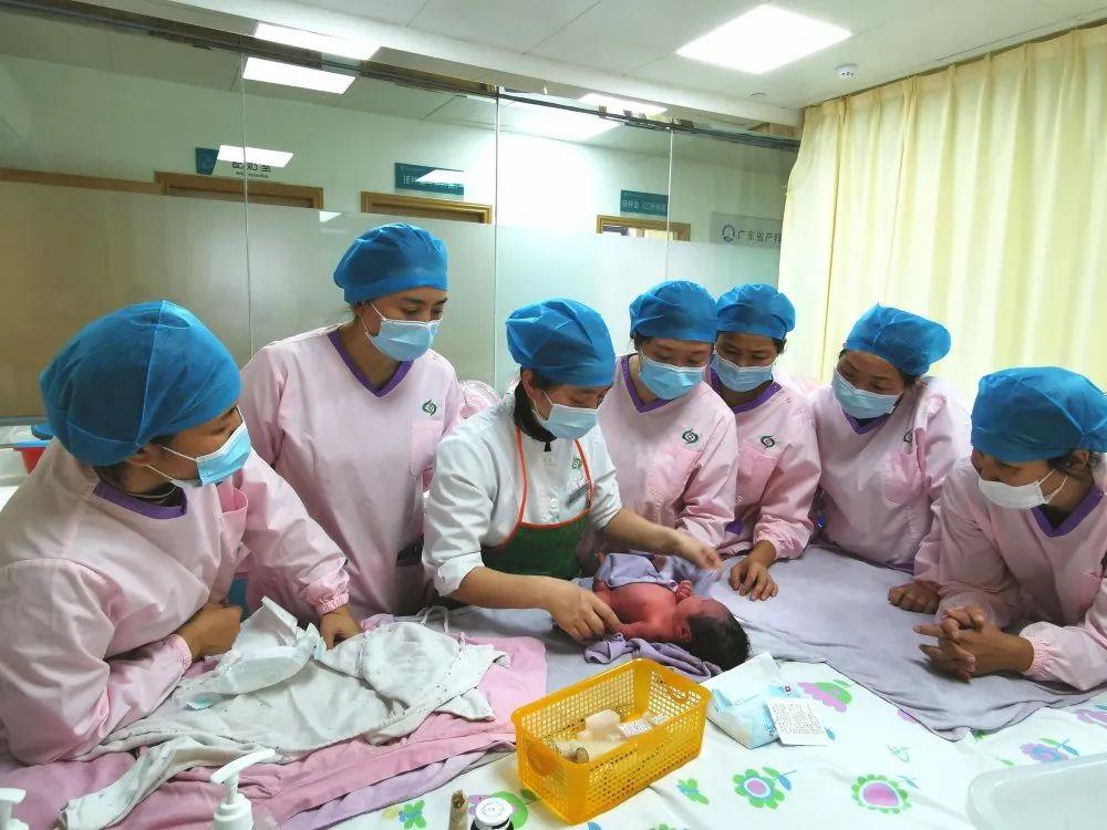临高县妇婴监护型护送